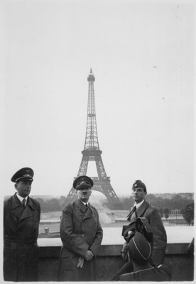 Hitler in Paris 1940